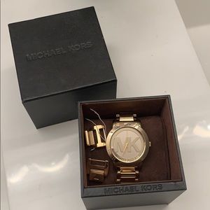 MICHAEL KORS GOLD WATCH